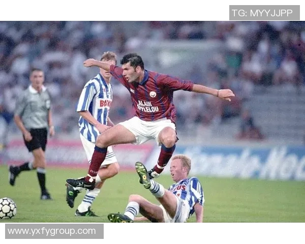 追忆90年代足球巨星风采再现辉煌岁月球场传奇